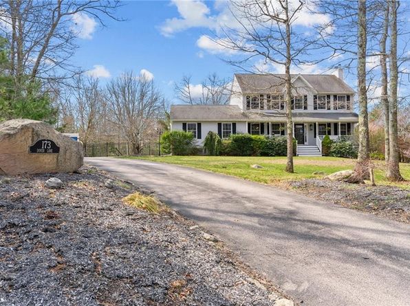 173 Dover Ln, Richmond, RI 02812
