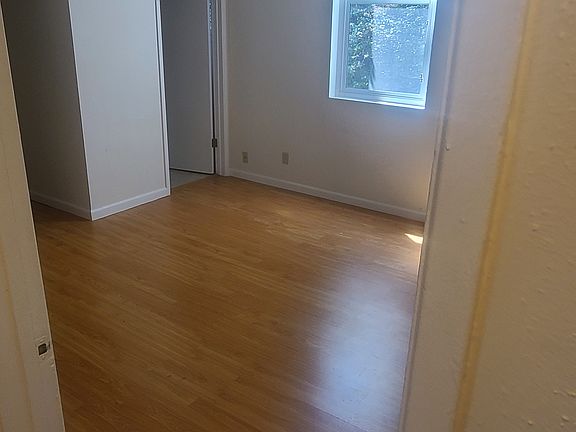 5th image of 563 Steiner St APT 6