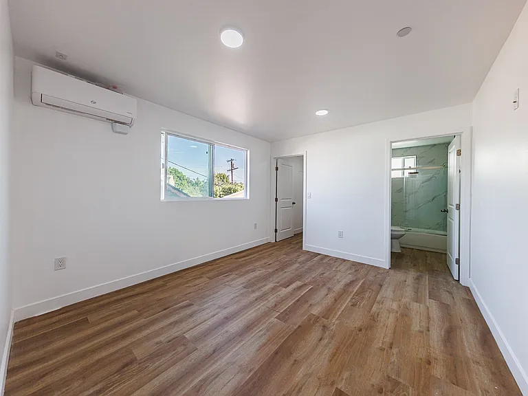 Huge 2, 3 & 4 Bed 2026 Townhomes — Photo 68