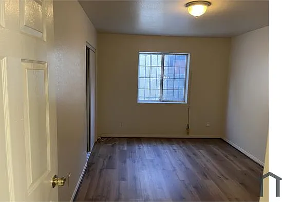 3 bed, 1300 sqft, $3,300 — Photo 2