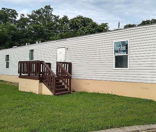 2nd image of 1751 Verna Lee Blvd Trailer 15