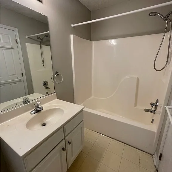 7806 Fern Hollow Dr — Photo 17