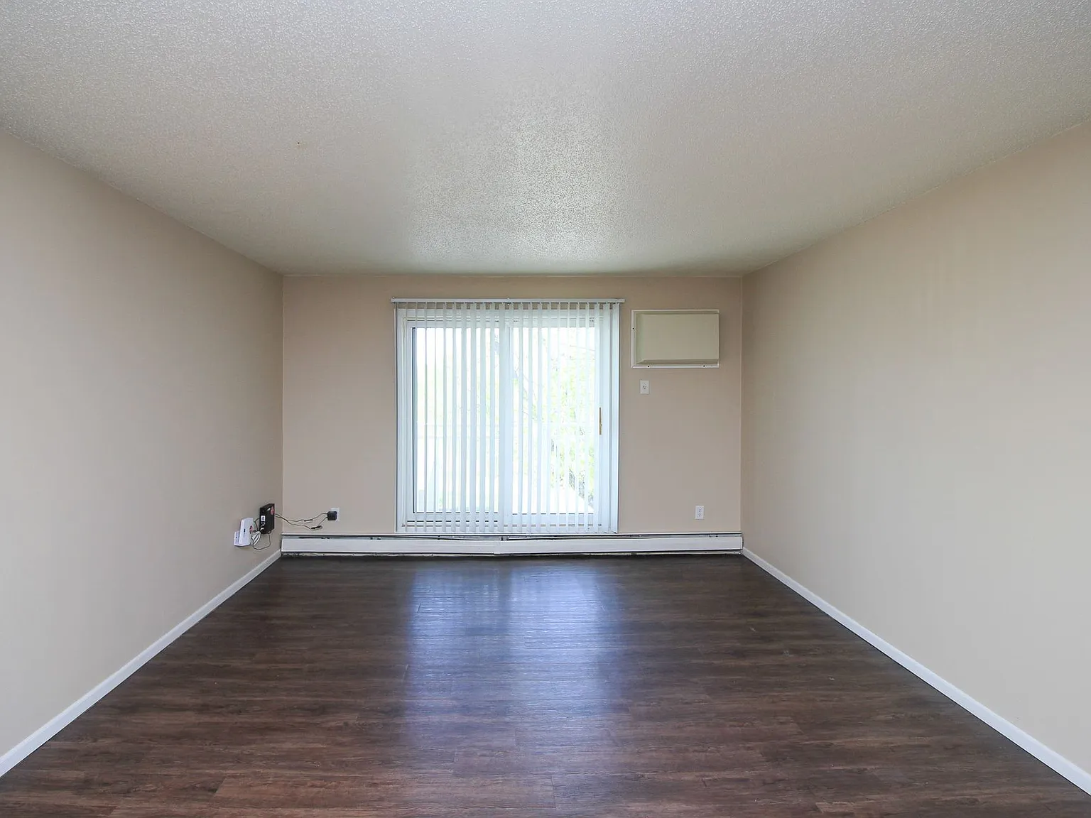 Golden Creek Apartments — Photo 4