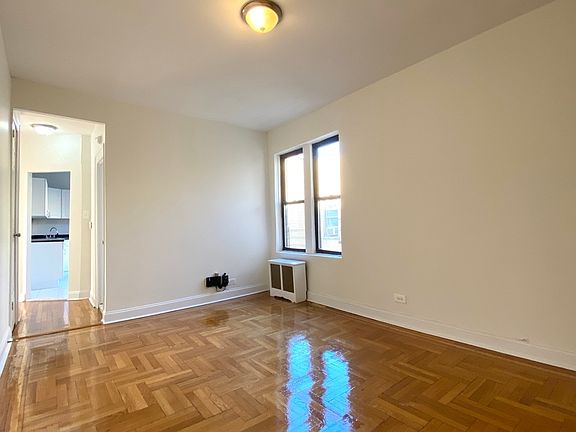 3rd image of 106 Fort Washington Ave #J6