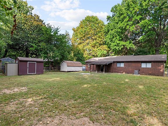 2nd image of 2817 N Susan Carol Ln