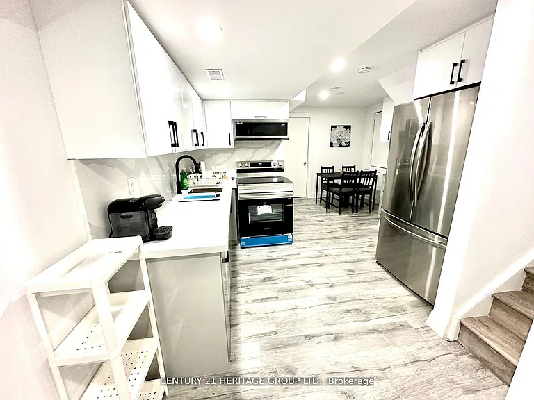 29 Eminence Rd E #BASEMENT — Photo 2