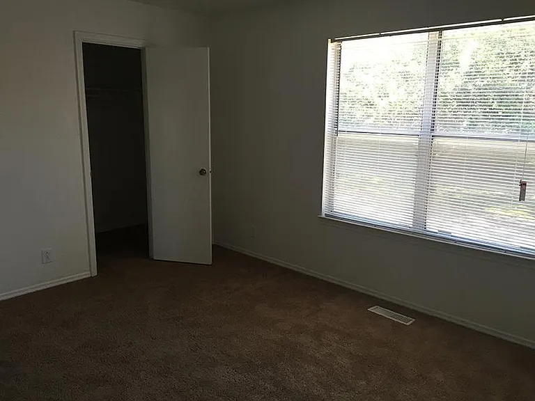 Mulberry Park Apartments — Photo 13