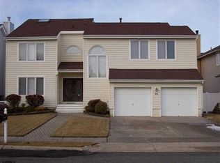 95 Lagoon Blvd, Brigantine, NJ 08203