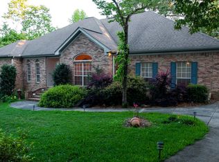 27 Chestnut Point, Petal, MS 39465