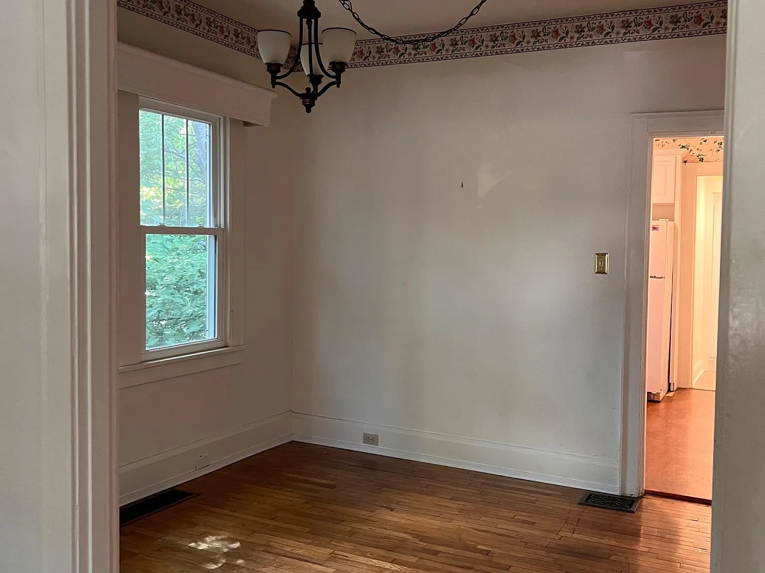 427 Kentucky Ct — Photo 3