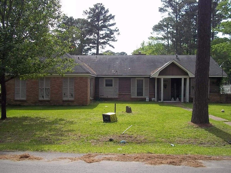 1st image of 119 Bent Creek Dr