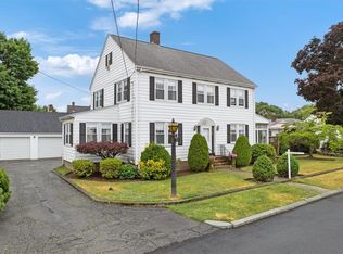 24 Bel Air Dr, Providence, RI 02909