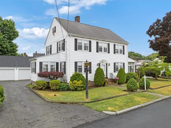 24 Bel Air Dr, Providence, RI 02909