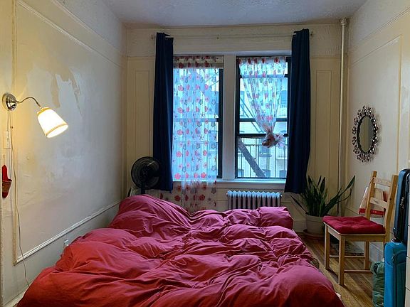 4th image of 2100 Westbury Ct APT 3G