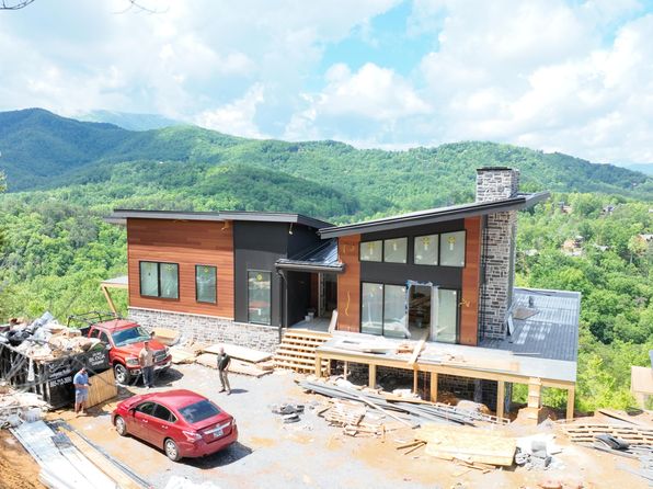 2848 Red Sky Dr, Sevierville, TN 37876