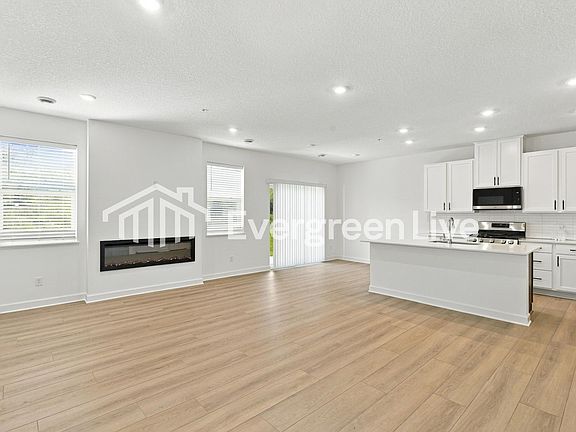 3rd image of 214 Huntington Dr