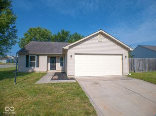 1450 Round Lake Rd, Greenwood, IN 46143