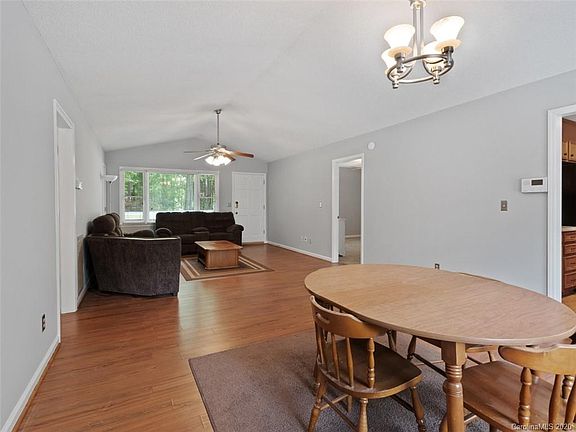 4th image of 1321 Modena St