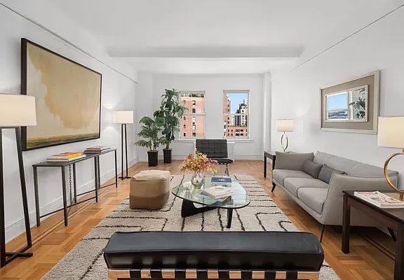 3rd image of 322 W 72nd St #13B