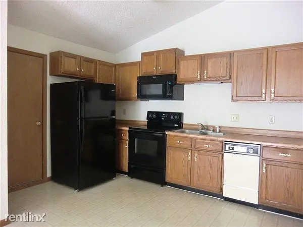 Kitchen, 3 PT