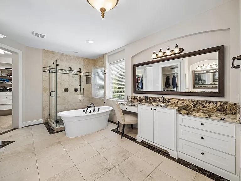 1360 Chippendale Rd — Photo 19