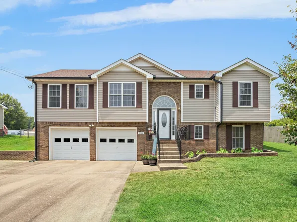 1138 Lamont Ct, Clarksville, TN 37042