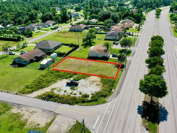 5th image of 4715 Lee Blvd