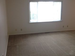 1703 Valley Rd APT B, Champaign, IL 61820