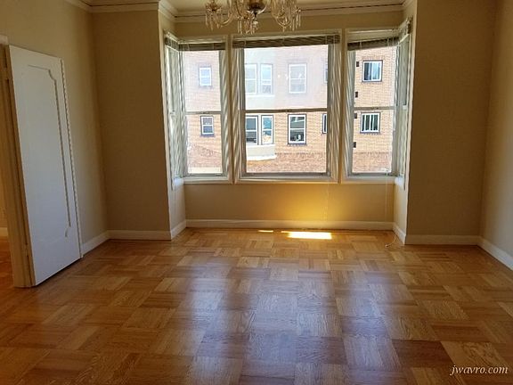 5th image of 870 Bay St #872