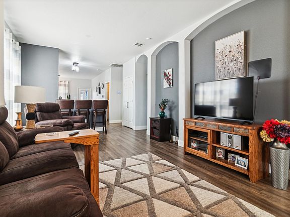5th image of 1805 Cambridge Dr