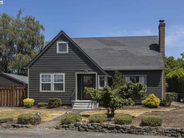 1040 S Park St, Carlton, OR 97111