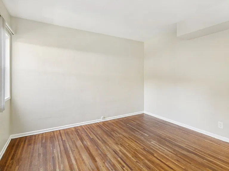 652 Veteran Ave — Photo 19