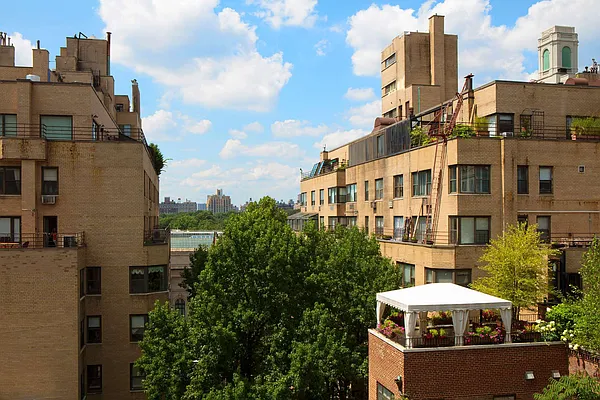 Sold by Nest Seekers International | media 21