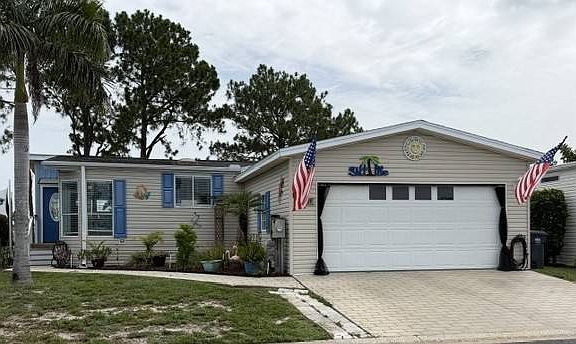 2nd image of 2121 Bayou Dr S
