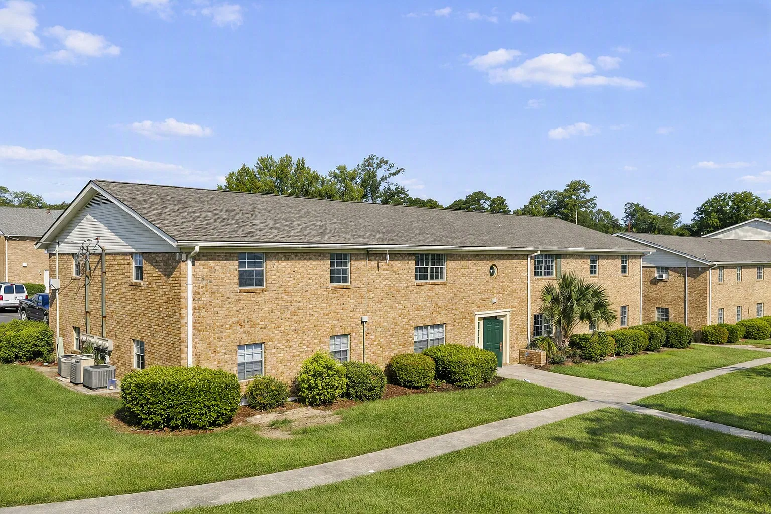 Courtyards Apartments — Photo 2