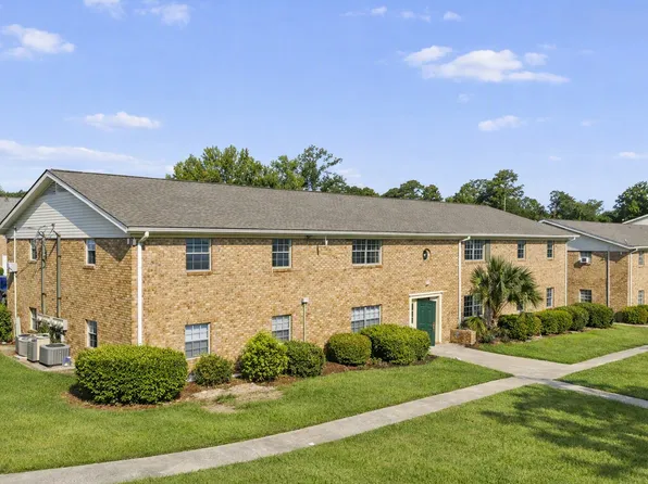 Courtyards Apartments