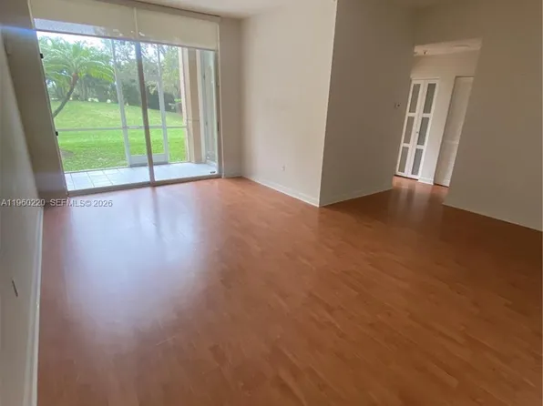 9755 NW 52nd St APT 110, Doral, FL 33178