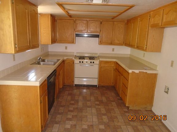 4th image of 3630 N Burbank St