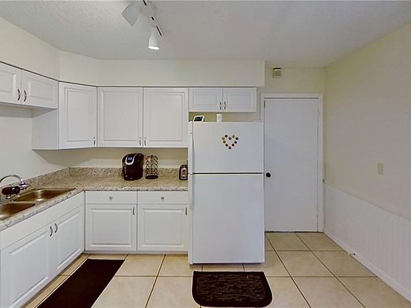 4th image of 3645 NE 18th Ct