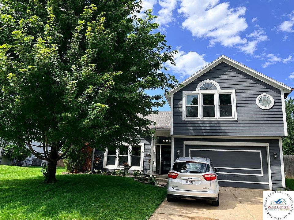 1st image of 5313 NE Holiday Dr