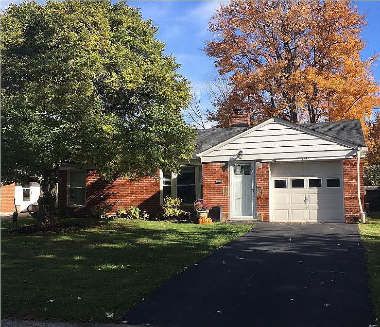 1st image of 1747 Longwood Dr