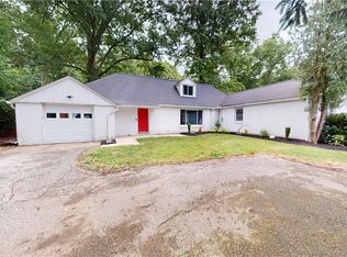2879 Bishop Rd, Willoughby Hills, OH 44092