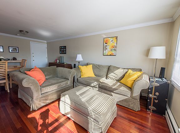 4th image of 1247 Washington St #301