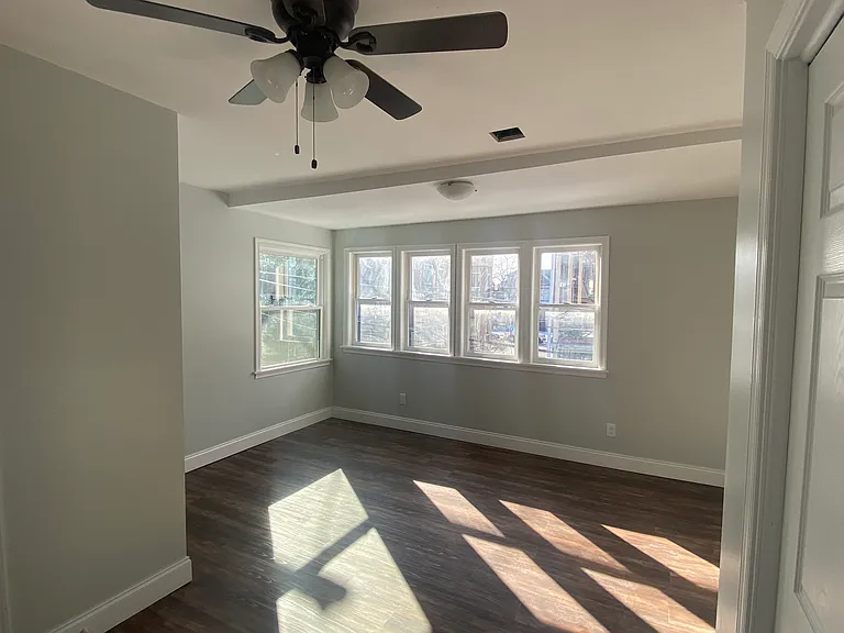 1616 Penn St — Photo 13