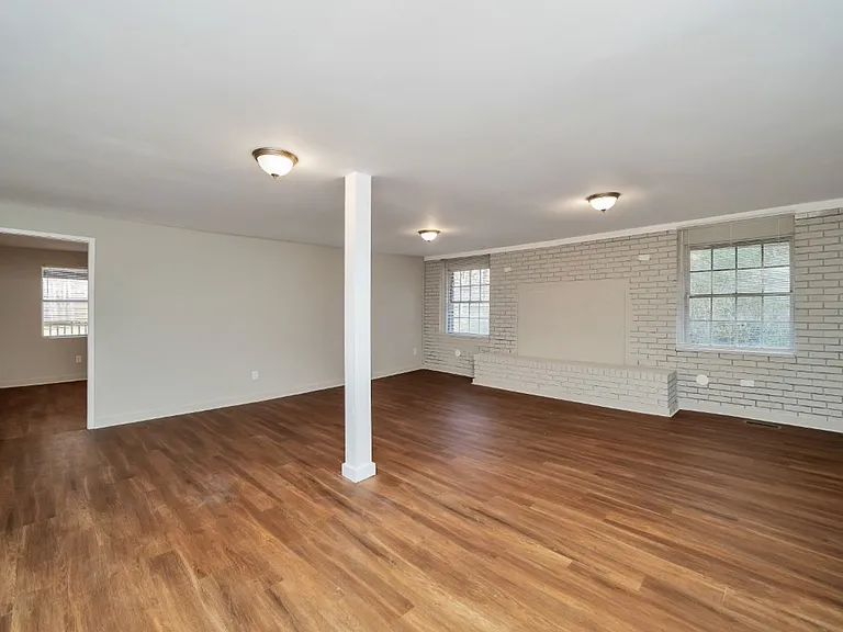 1624 Fairview Dr — Photo 4