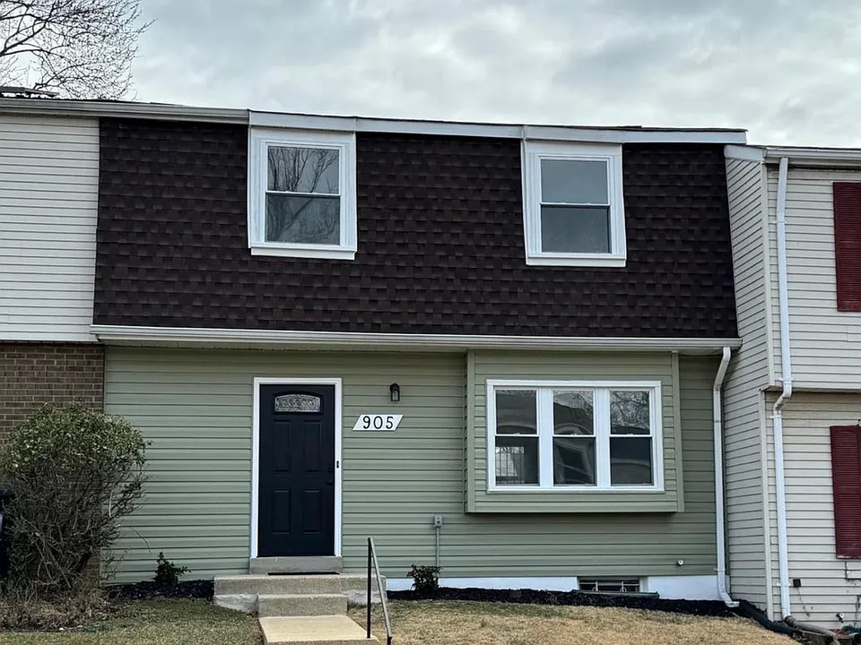 905 Nadine Ct