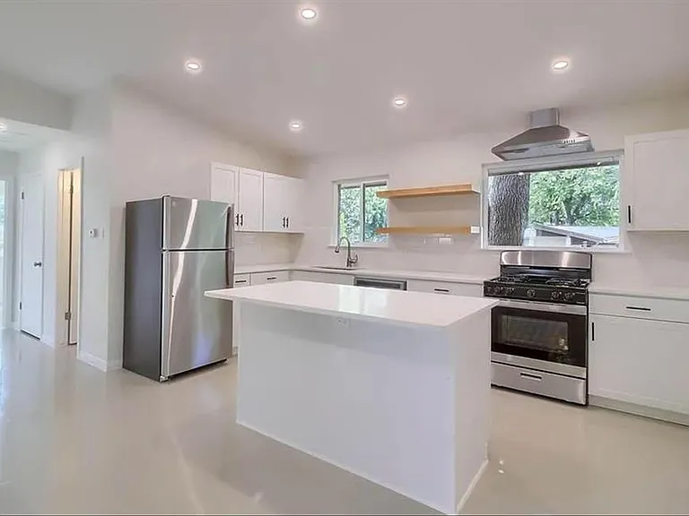3502 Catalina Dr #A — Photo 12