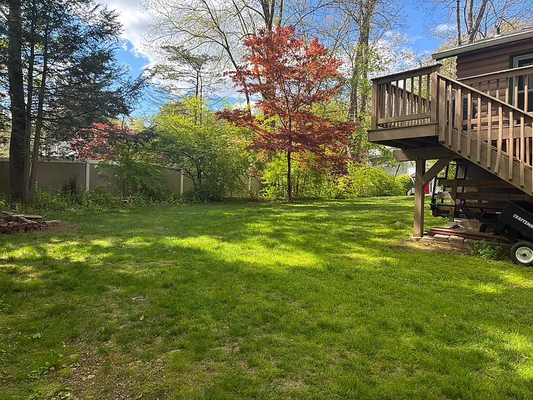 3 Holly Rd — Photo 2