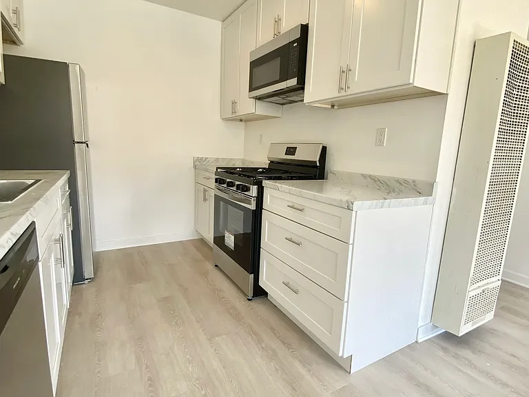 1534 10th St #7 — Photo 2