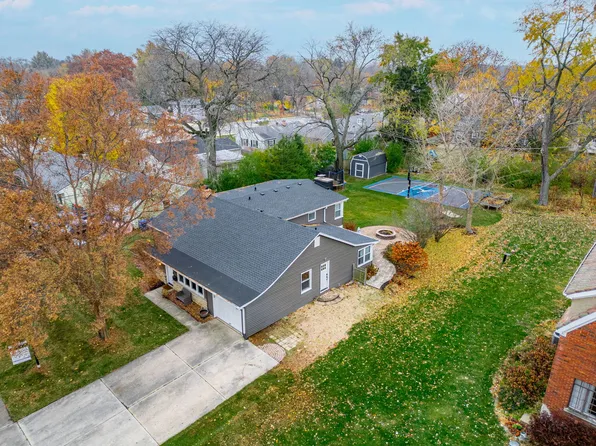 620 Crest St, Wheaton, IL 60187